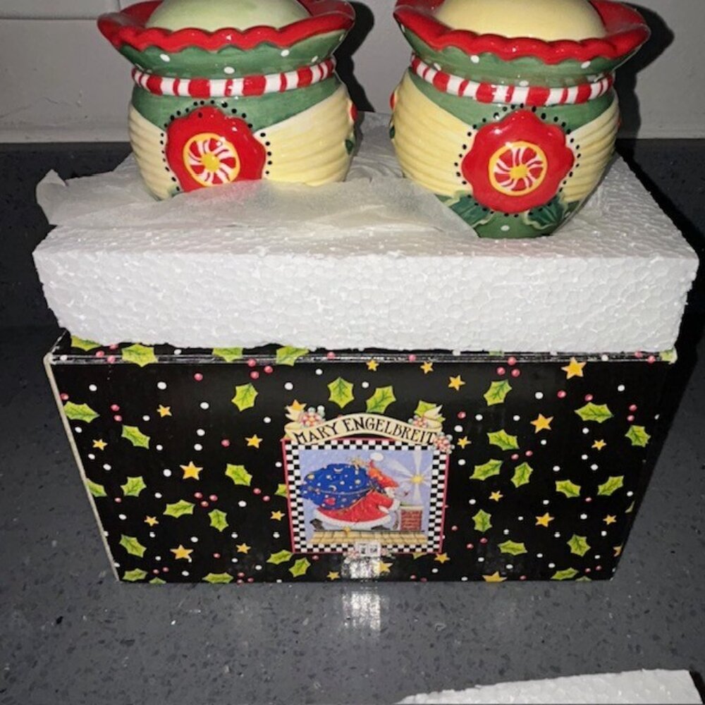 Mary Engelbreit Maryment Salt & Pepper Set 78149 Christmas Xmas Holiday 2001